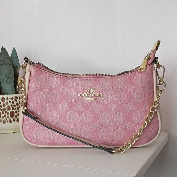 Coach Handbags - Coach Teri Pink Shoulder Bag with Gold Hardware And Chain Strap Hobo Y2K 90s